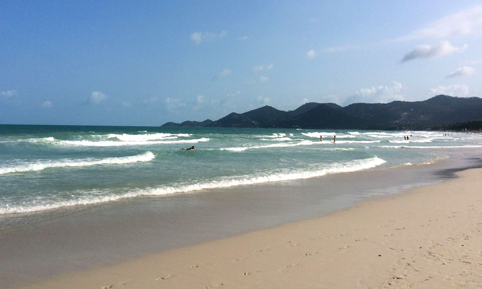 long stretch of sand at Chaweng Beach in Koh Samui