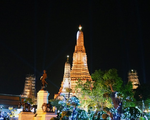 Wat Arun in Bangkok at night time all lit up