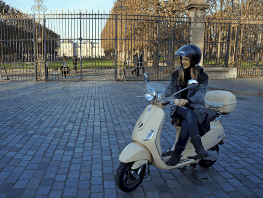 explore Paris by Vespa