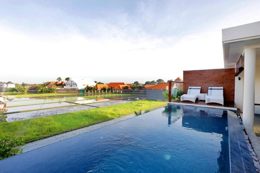 The Wina Villa Seminyak with rice field view