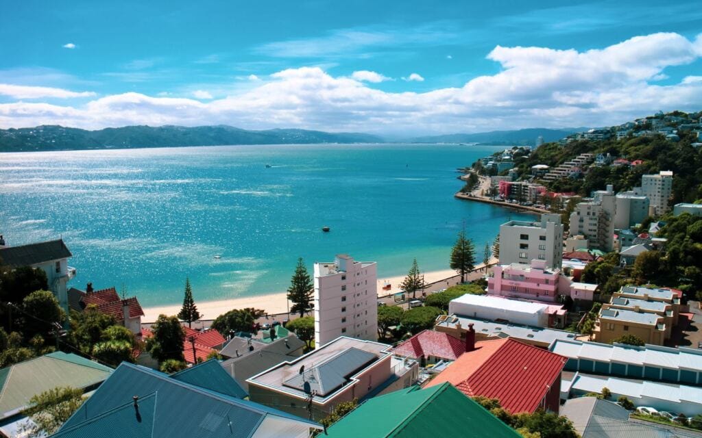 where to stay in wellington - oriental bay