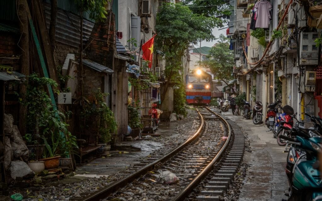 thailand vs vietnam - safety