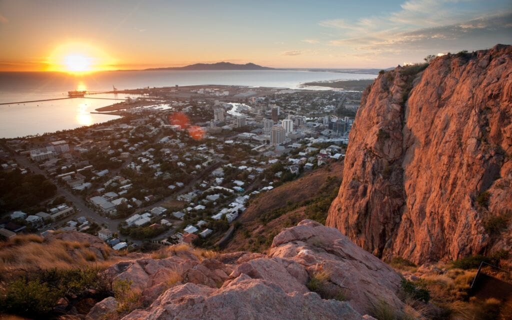 where to stay in townsville - south