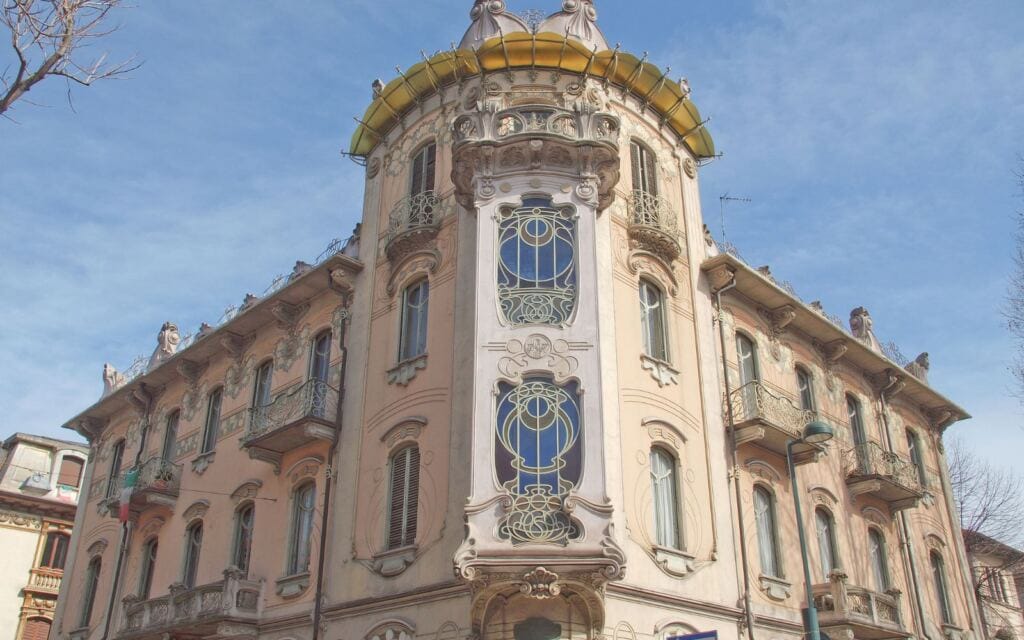 where to stay in turin - crocetta