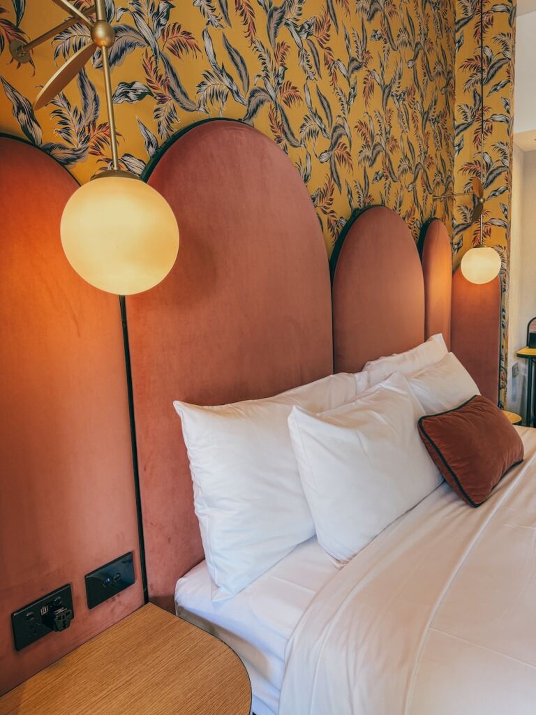 Designer wallpaper Ovolo The Valley