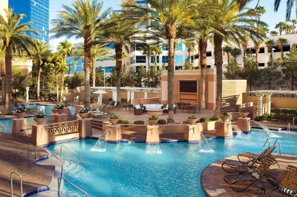 Swimming pool in Hilton Grand Vacations Club.