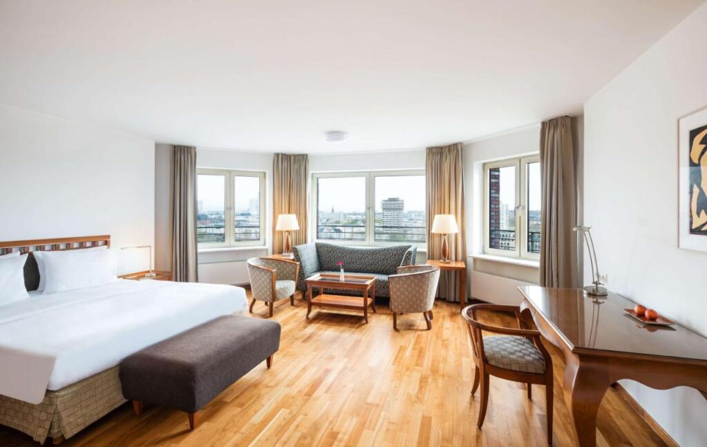 One of the rooms in Lindner Hotel Frankfurt Main Plaza with city view.