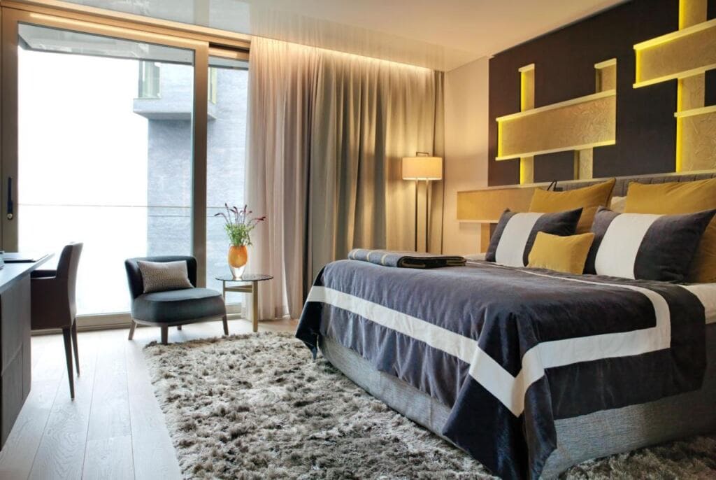 Photo of The Thief's bedroom.