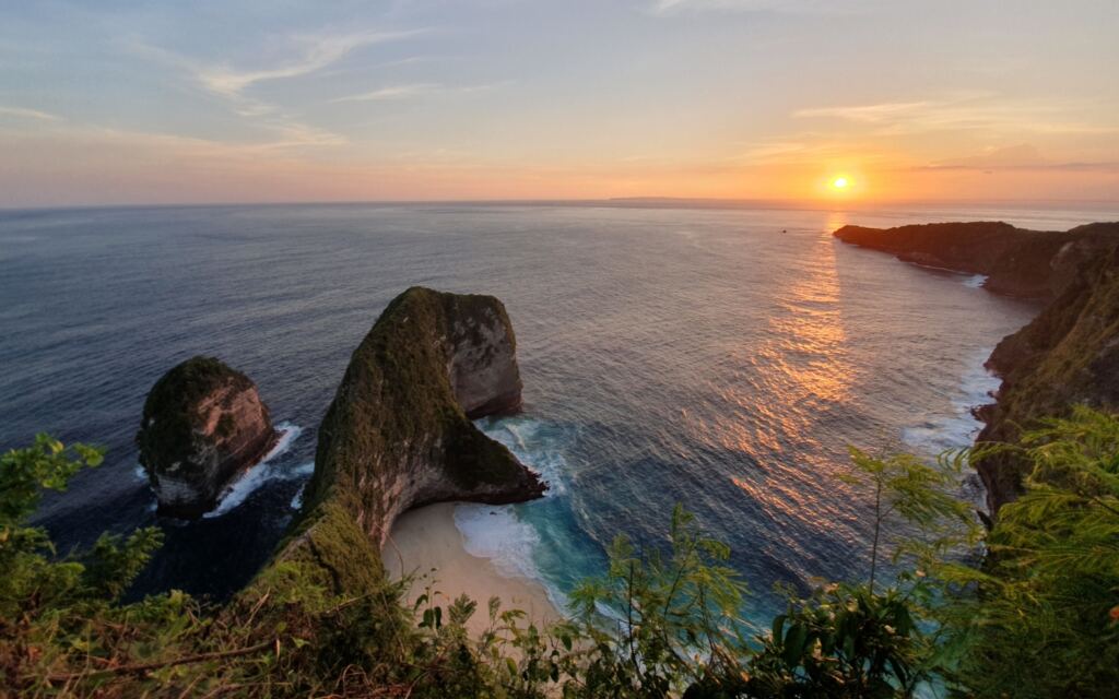 Nusa Penida Kelingking Beach
