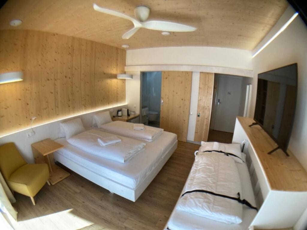 One of the rooms in Seehotel am Hallstättersee.