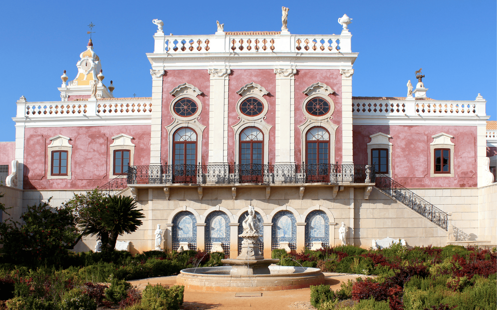 Estoi Palace