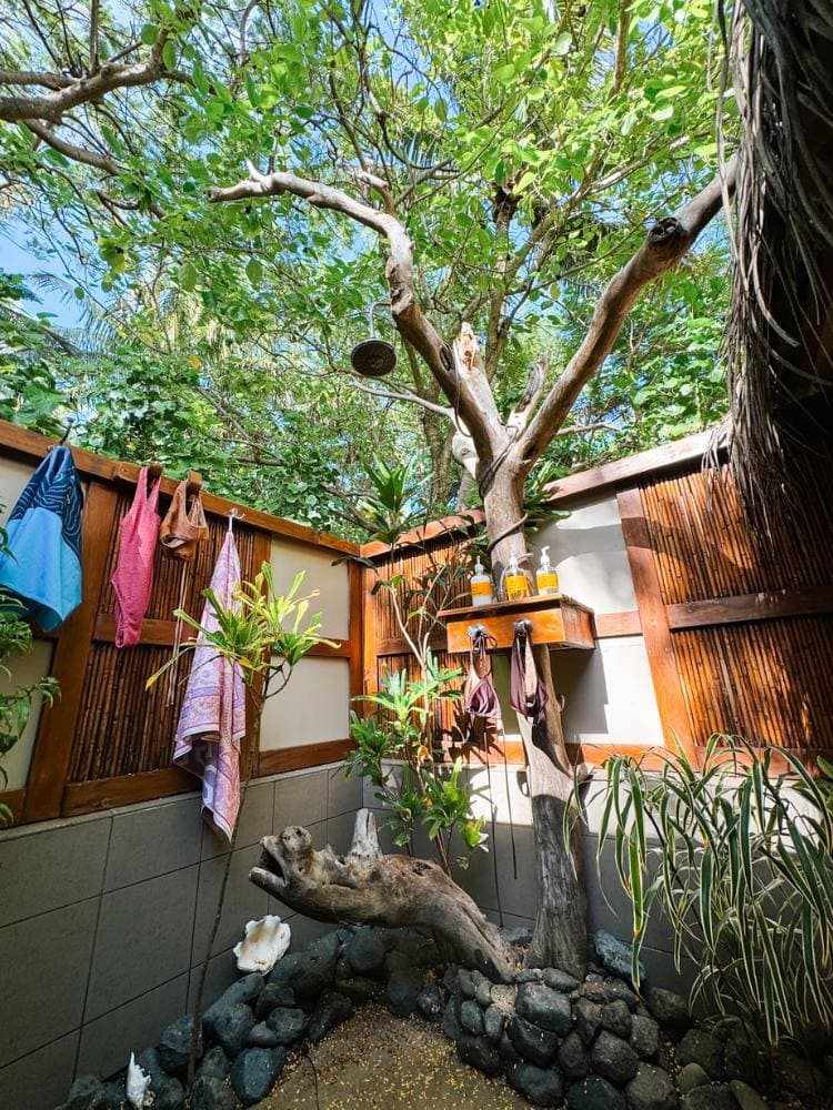 Outdoor shower at Barefoot Manta Island
