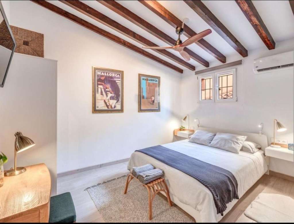 Spot Apartment.