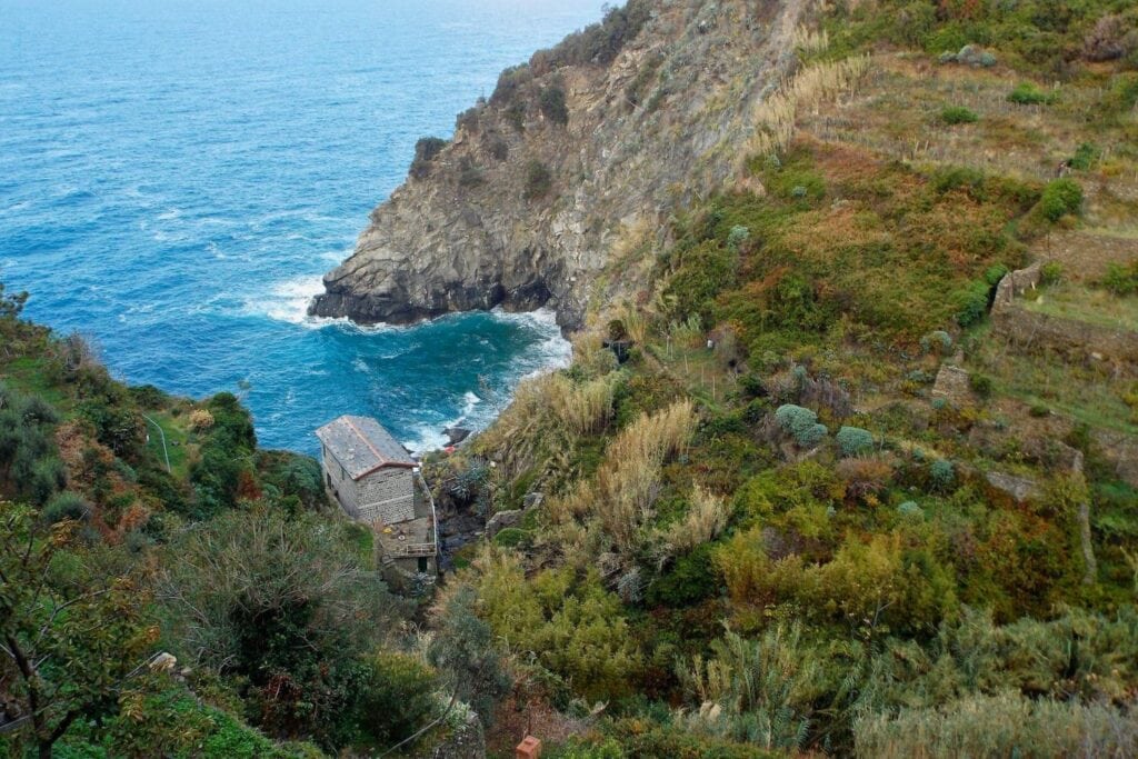Ravine and swimming cove in Corniglia
