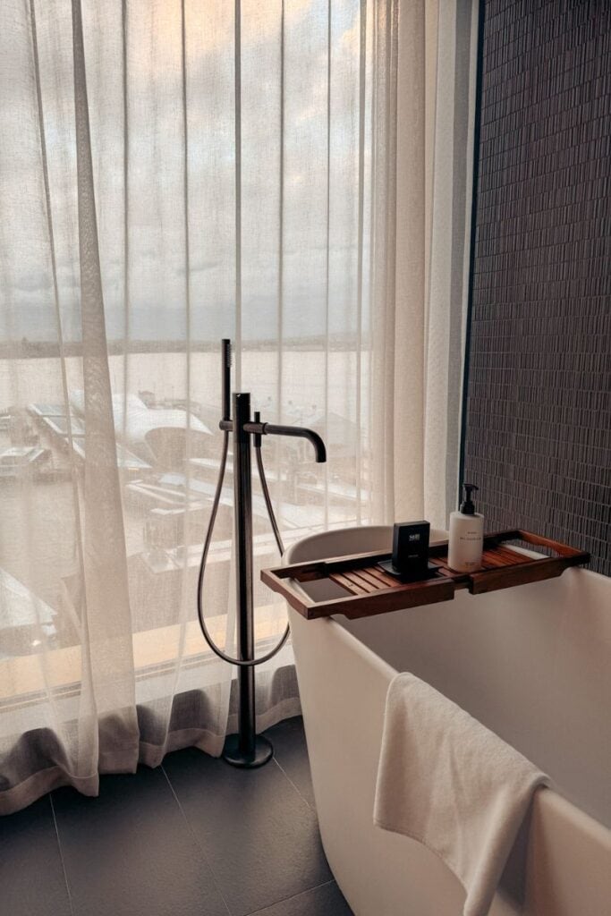 InterConti Junior Suite bathroom