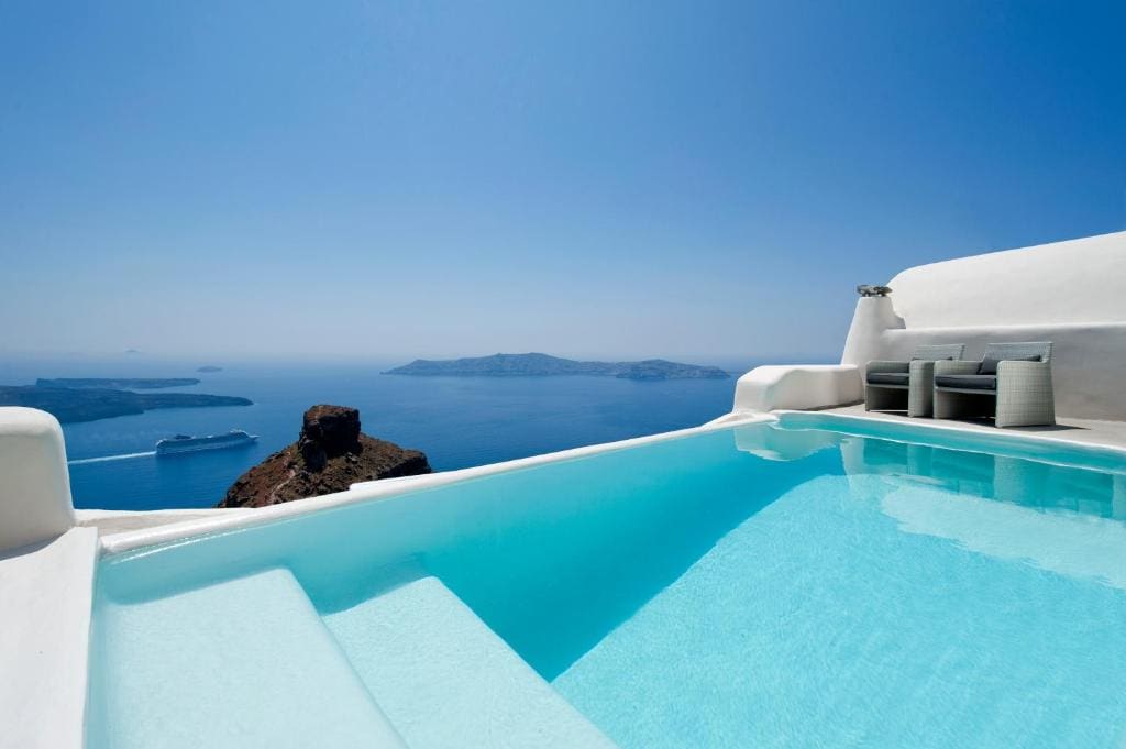 where to stay in Santorini