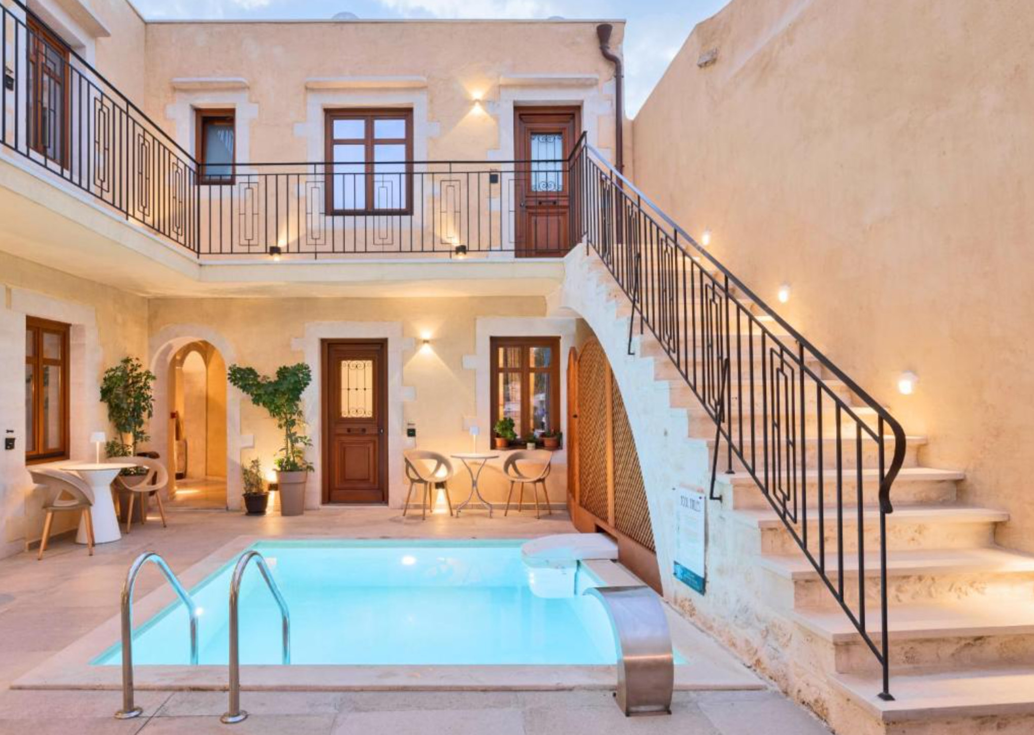 where to stay in crete